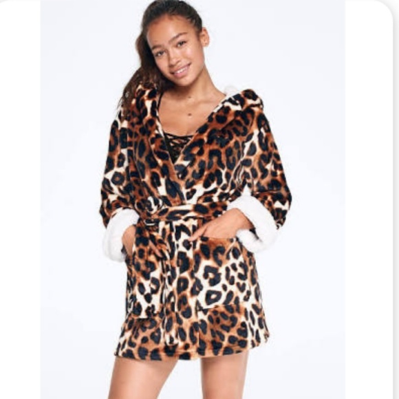 ❌SOLD❌PINK VS Sherpa Lined Robe XS/Small - Picture 3 of 7